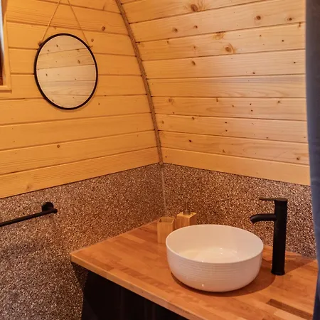 Campismo de Luxo Razbibriga - Riverside Pod By Iglena