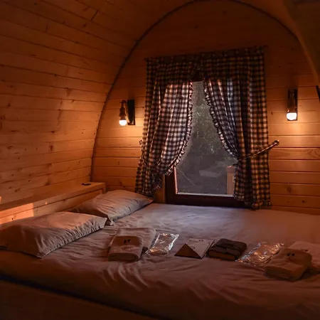 Razbibriga - Riverside Pod By Iglena *