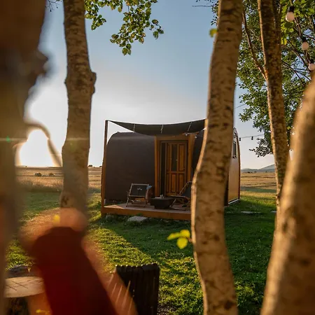 Razbibriga - Riverside Pod By Iglena Campismo de Luxo *