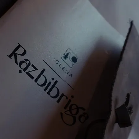 Campismo de Luxo Razbibriga - Riverside Pod By Iglena Kupres (Canton 10)