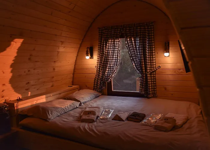 Razbibriga - Riverside Pod By Iglena *