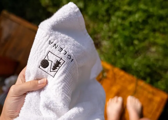 Razbibriga - Riverside Pod By Iglena *