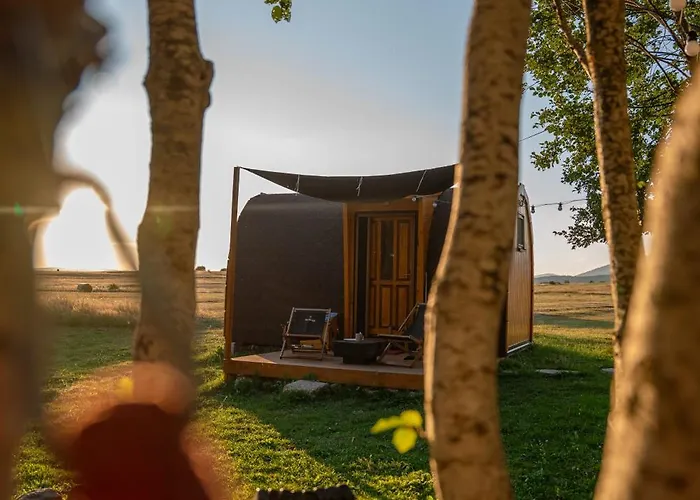 Razbibriga - Riverside Pod By Iglena 豪华帐篷 *