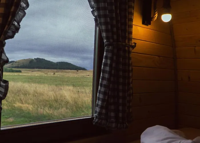 Razbibriga - Riverside Pod By Iglena *