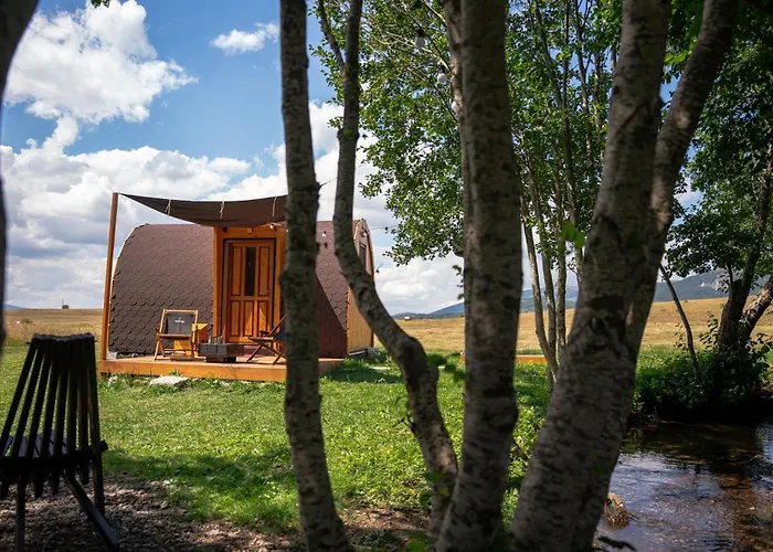 Razbibriga - Riverside Pod By Iglena *